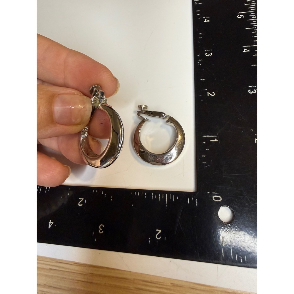 Vintage Silver Tone Tapered Hoop Earrings Screw Back Non Pierced Jewelry